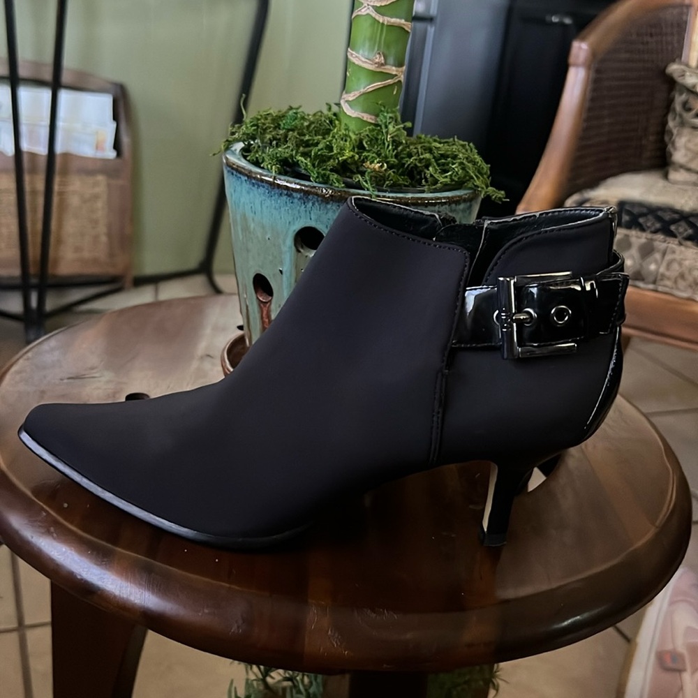 Ankle boots black